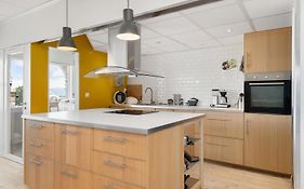 Brekstad Gjestehus As